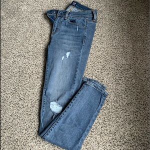 Gap distressed high-rise skinning jean. Size 24L.